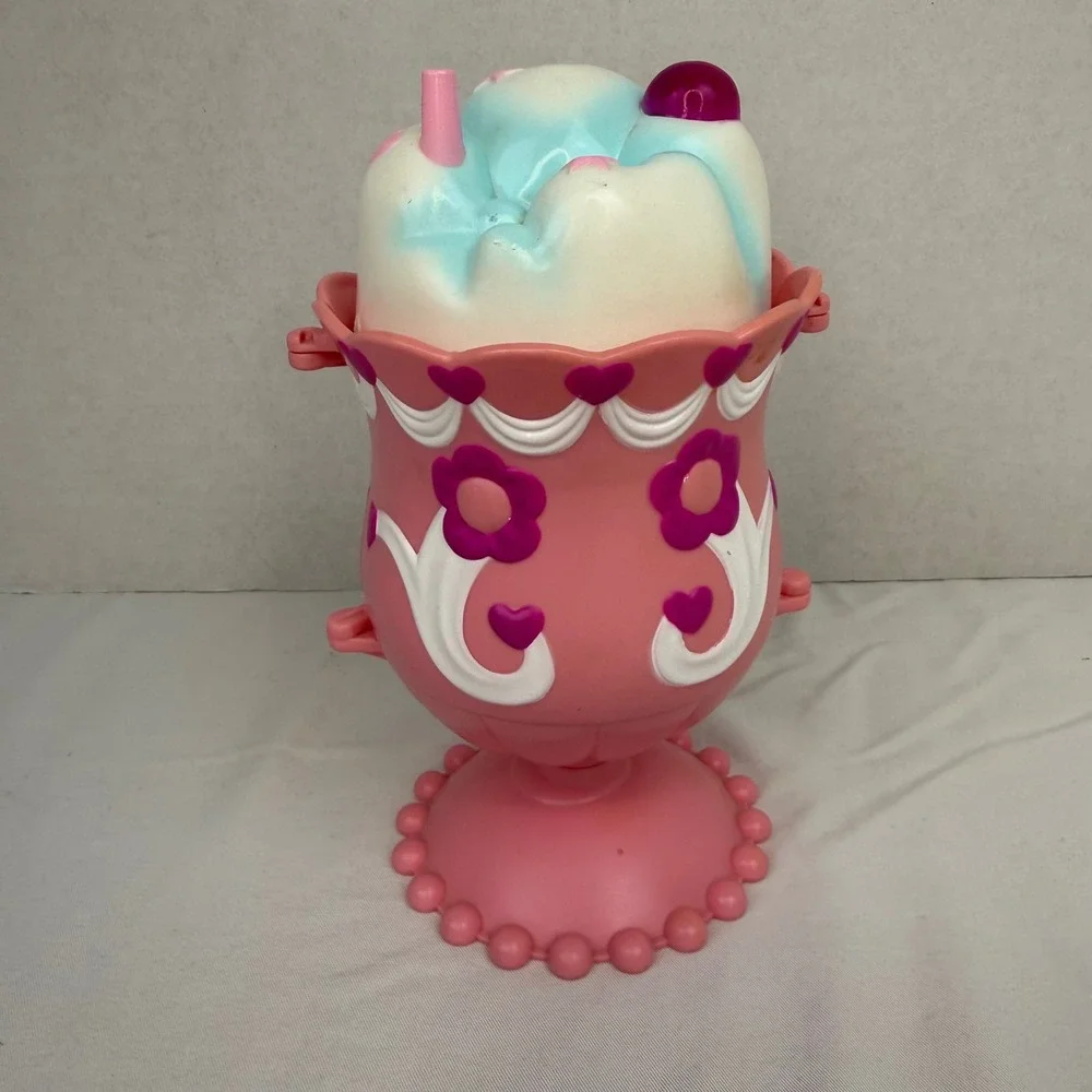 Vintage Tonka Cupcake Bakeshop Vanity Playset Sundae Shape Pink 90s Toy